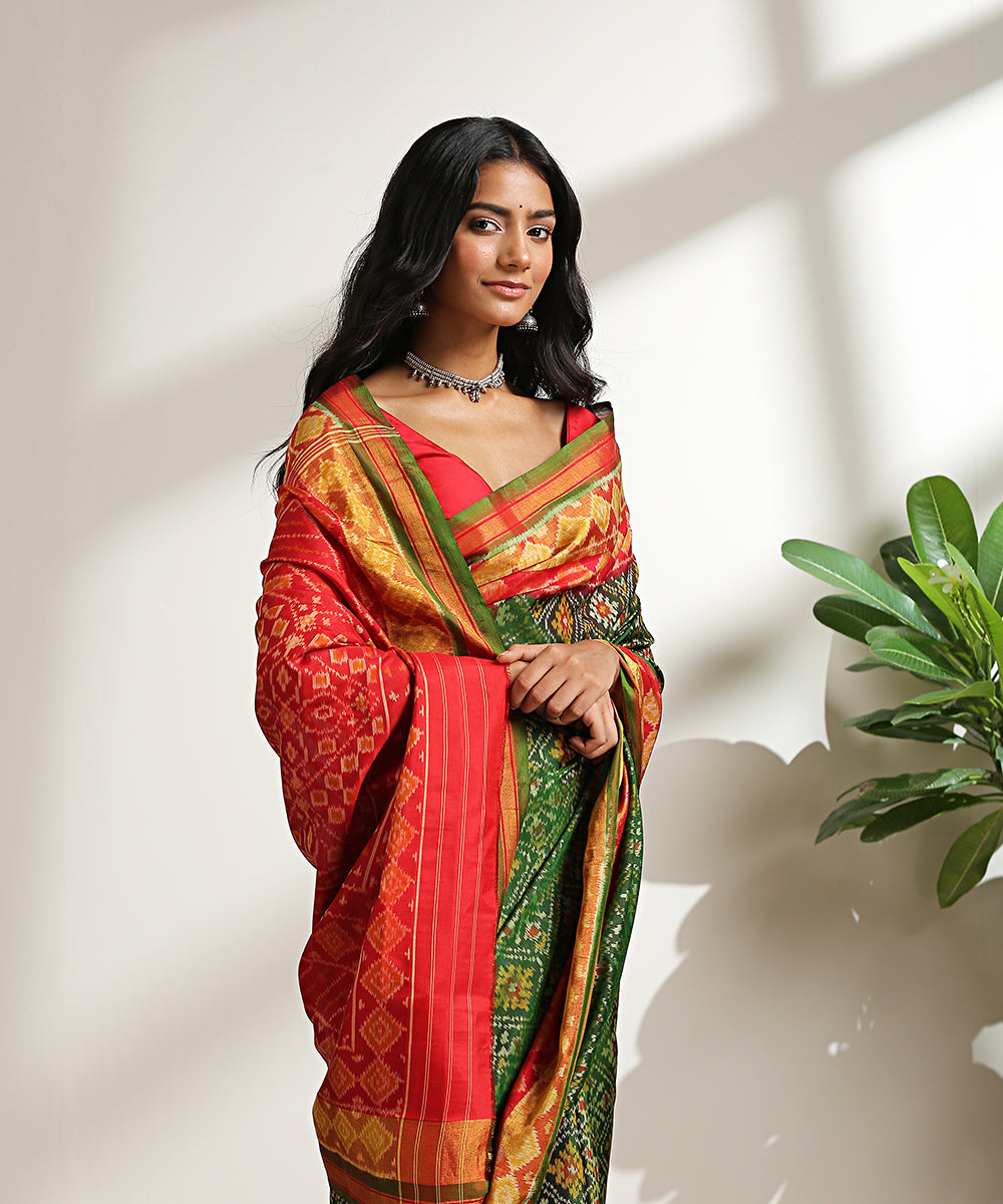 Green_Handloom_Pure_Mulberry_Silk_Saree_With_Red_Border_And_Pallu_WeaverStory_01