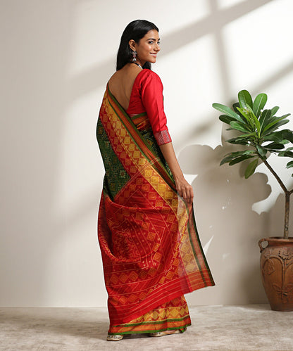 Green_Handloom_Pure_Mulberry_Silk_Saree_With_Red_Border_And_Pallu_WeaverStory_03