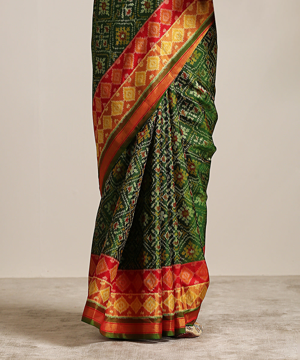 Green_Handloom_Pure_Mulberry_Silk_Saree_With_Red_Border_And_Pallu_WeaverStory_04