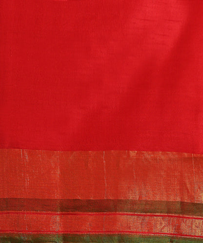 Green_Handloom_Pure_Mulberry_Silk_Saree_With_Red_Border_And_Pallu_WeaverStory_05