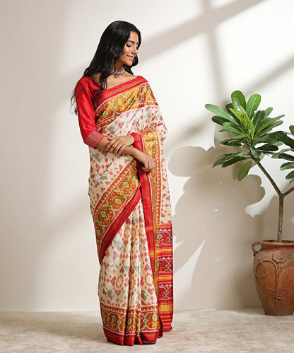 White_And_Red_Handloom_Pure_Mulberry_Silk_Patola_Saree_WeaverStory_02