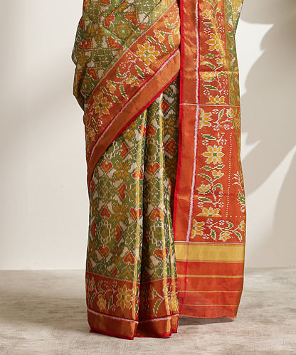 Handloom_Green_Pure_Silk_Tissue_Patola_Saree_With_Red_And_Gold_Border_And_Pallu_WeaverStory_04