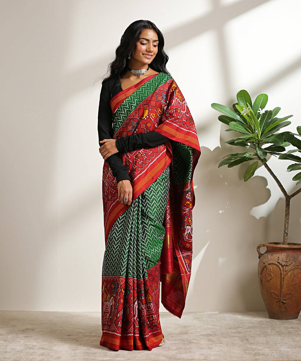 Green_And_Maroon_Handloom_8_Ply_Pure_Mulberry_Silk_Patola_Saree_With_Chevron_Weave_WeaverStory_02