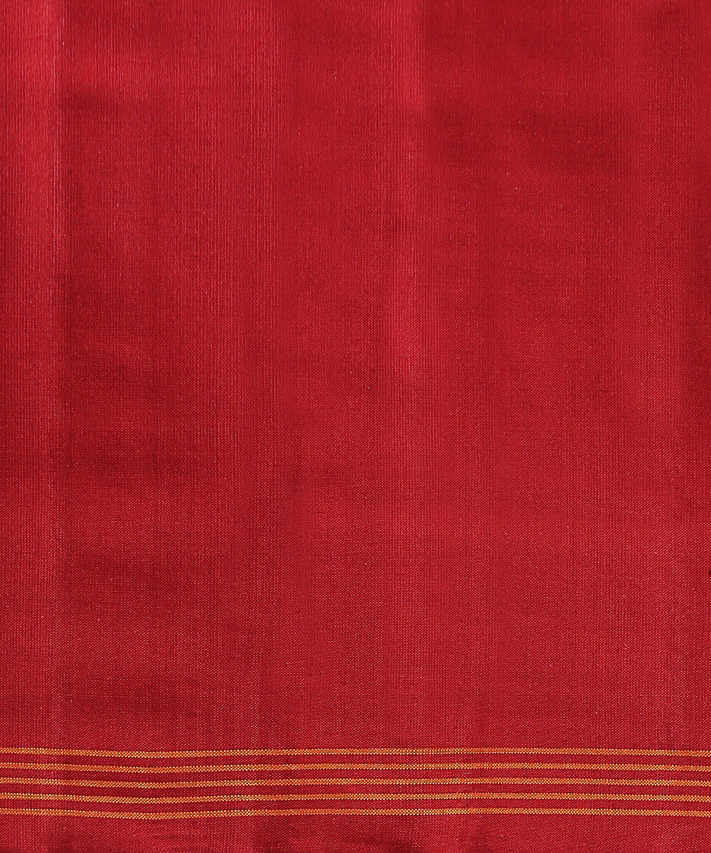Green_And_Maroon_Handloom_8_Ply_Pure_Mulberry_Silk_Patola_Saree_With_Chevron_Weave_WeaverStory_05