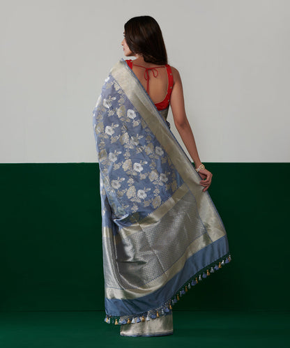 Grey_Handloom_Pure_Katan_Silk_Banarasi_Saree_With_Temple_Border_And_Floral_Jaal_WeaverStory_03