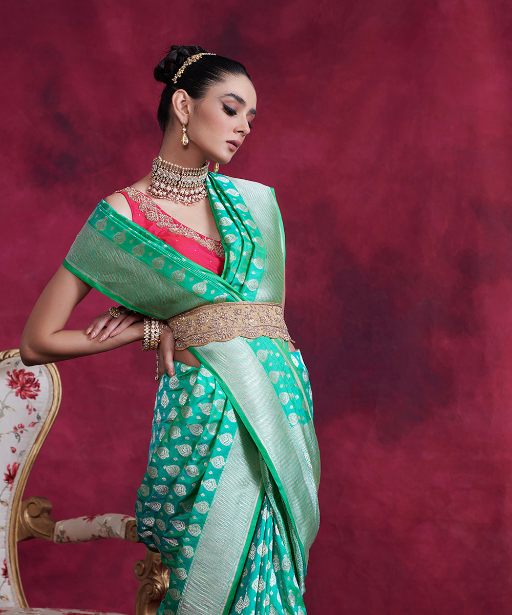 Handloom_Fresh_Green_Pure_Katan_Silk_Banarasi_Saree_With_Zari_Motifs_WeaverStory_01