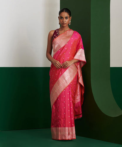 Pink_Handloom_Dual_Tone_Pure_Katan_Silk_Banarasi_Saree_With_Kadhwa_Ashrafi_Booti_WeaverStory_02