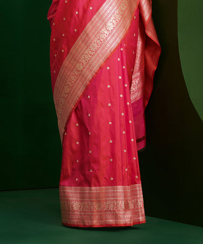 Pink_Handloom_Dual_Tone_Pure_Katan_Silk_Banarasi_Saree_With_Kadhwa_Ashrafi_Booti_WeaverStory_04