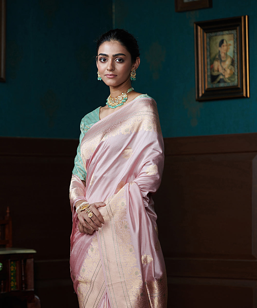 Blush_Pink_Handloom_Pure_Katan_Silk_Banarasi_Saree_With_Kadhwa_Booti_WeaverStory_01