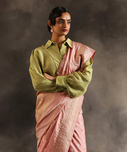 Handloom_Blush_Pink_Pure_Katan_Silk_Banarasi_Saree_With_Pure_Zari_Kadhwa_Booti_WeaverStory_01