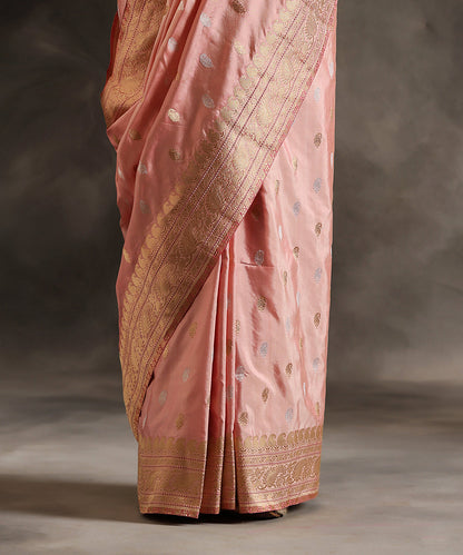 Handloom_Blush_Pink_Pure_Katan_Silk_Banarasi_Saree_With_Pure_Zari_Kadhwa_Booti_WeaverStory_04