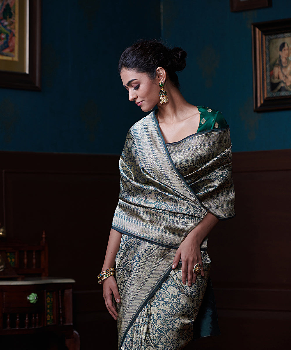 Handloom_Green_And_Black_Dual_Tone_Zari_Brocade_Shikargah_Banarasi_Saree_WeaverStory_01