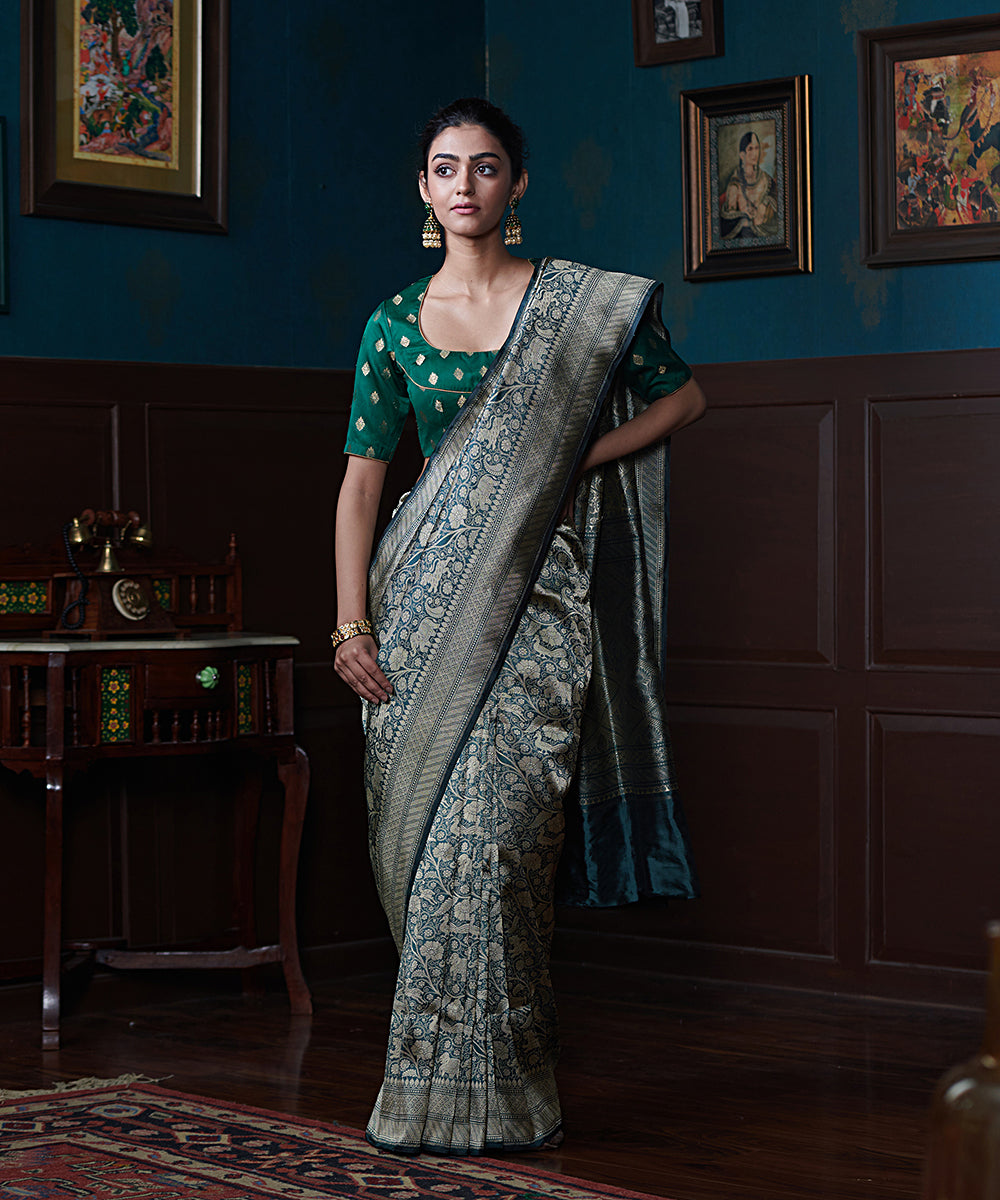 Handloom_Green_And_Black_Dual_Tone_Zari_Brocade_Shikargah_Banarasi_Saree_WeaverStory_02