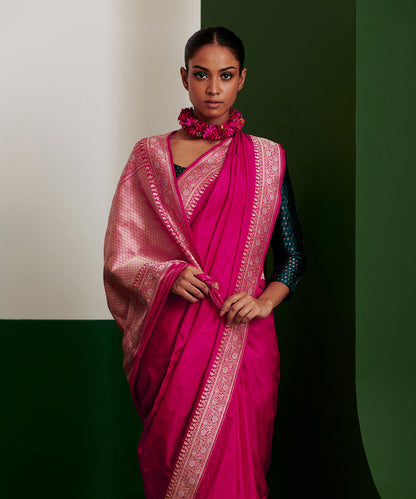 Pink_Handloom_Pure_Katan_Silk_Plain_Banarasi_Saree_With_Konia_Pallu_WeaverStory_01