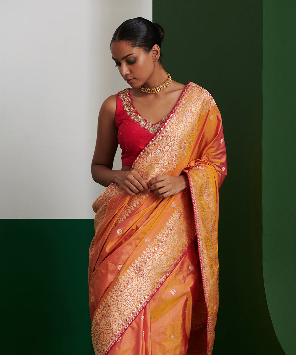 Handloom_Peach_And_Light_Pink_Dual_Tone_Pure_Katan_Silk_Banarasi_Saree_WeaverStory_01