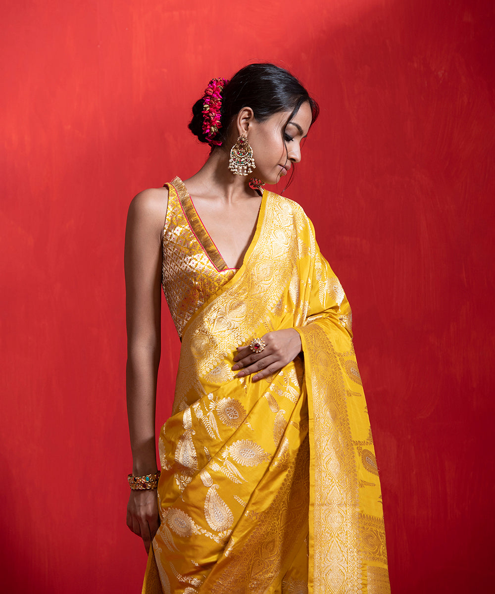 Yellow_Handloom_Sona_Rupa_Pure_Katan_Silk_Banarasi_Jangla_Saree_With_Leave_Motifs_WeaverStory_01