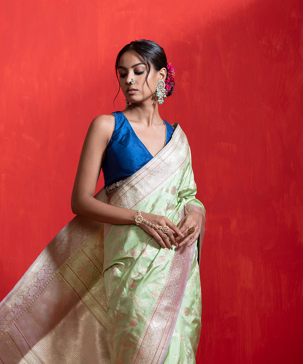 Handloom_Light_Green_Ektara_Pure_Katan_Silk_Banarasi_Jangla_Saree_With_Purple_Border_WeaverStory_01