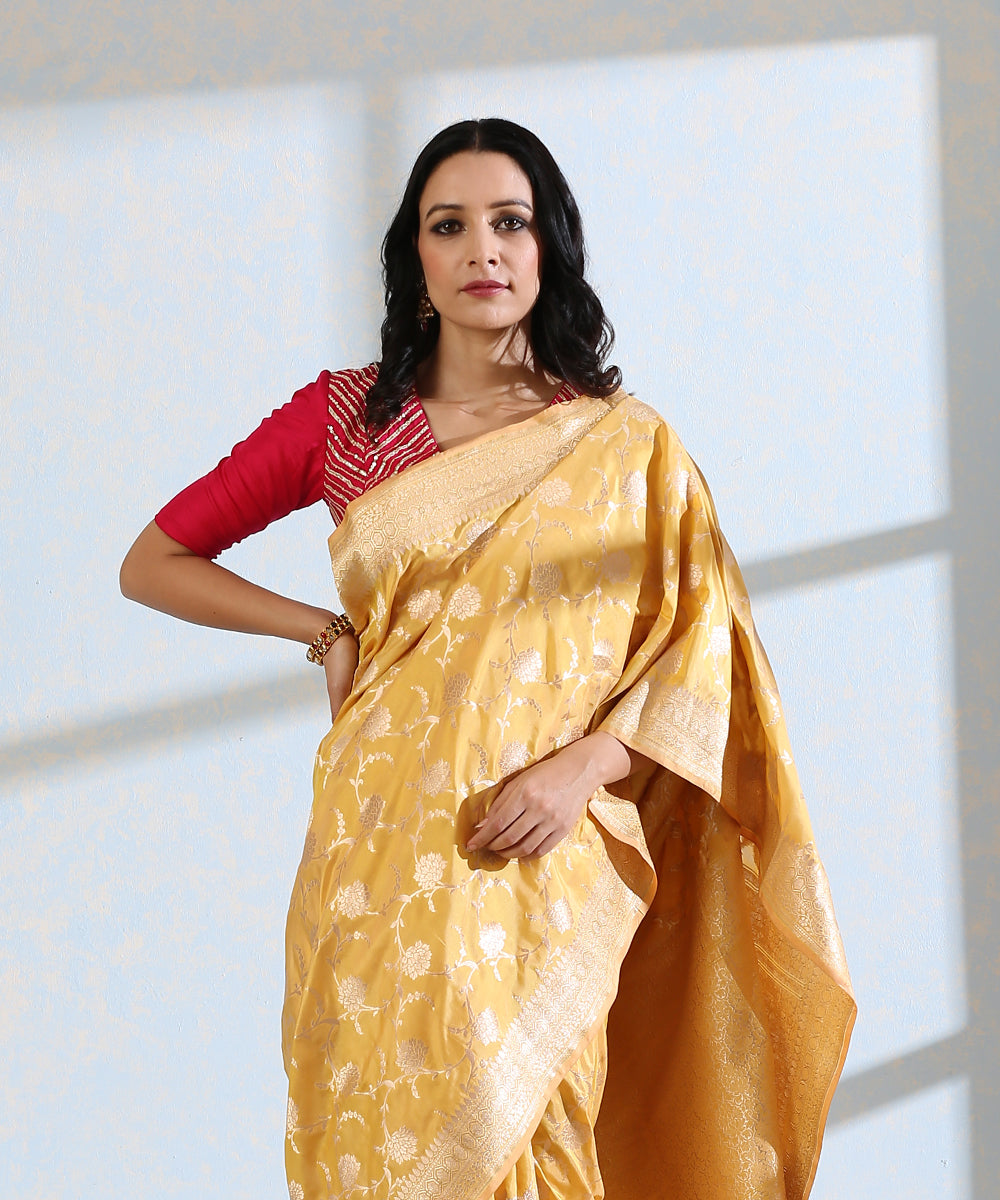 Handloom_Mustard_Pure_Katan_Silk_Banarasi_Saree_with_Zari_Jaal_WeaverStory_01