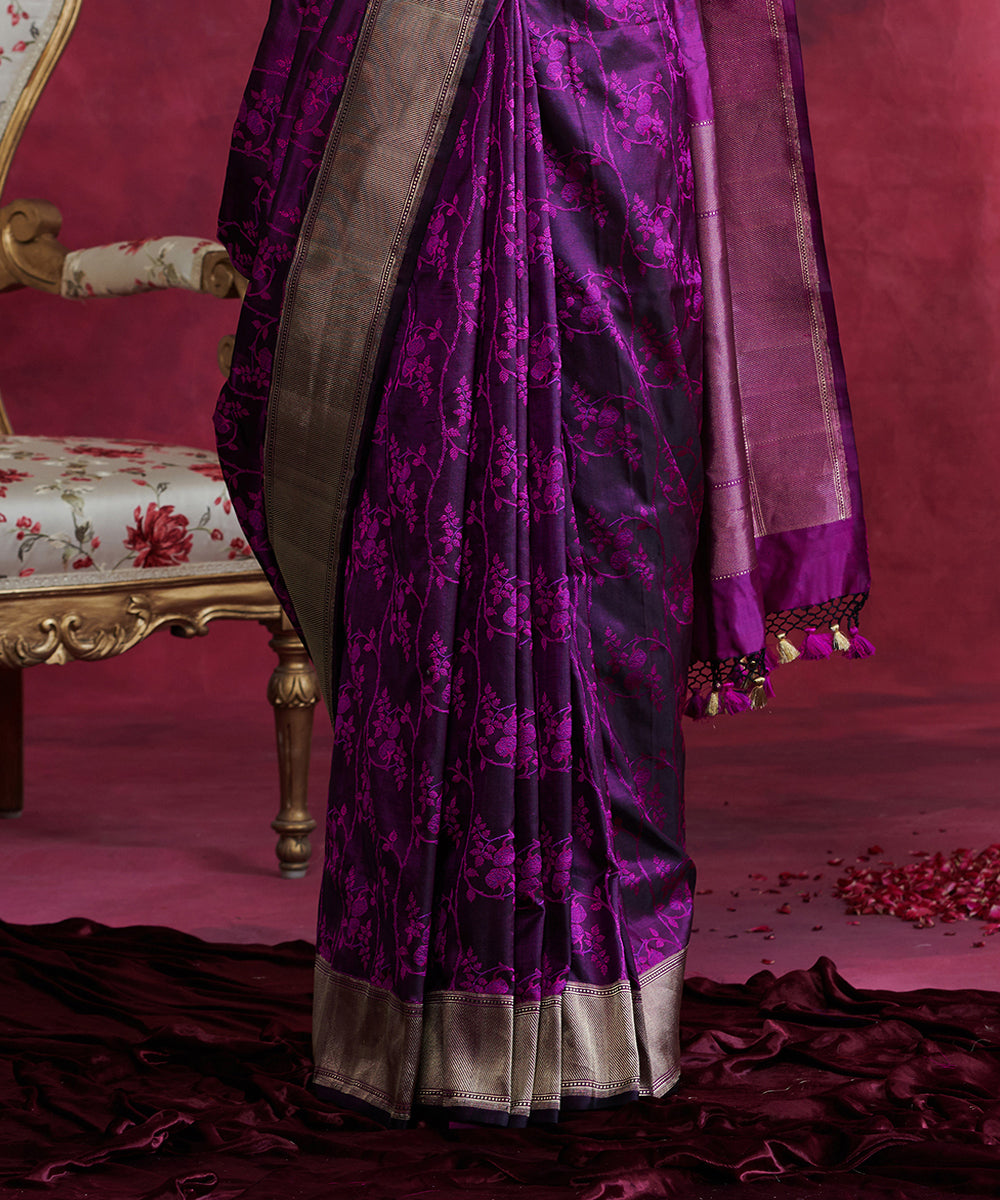Handloom_Purple_And_Pink_Floral_Pure_Katan_Silk_Tanchoi_Banarasi_Saree_With_Zari_Border_WeaverStory_04