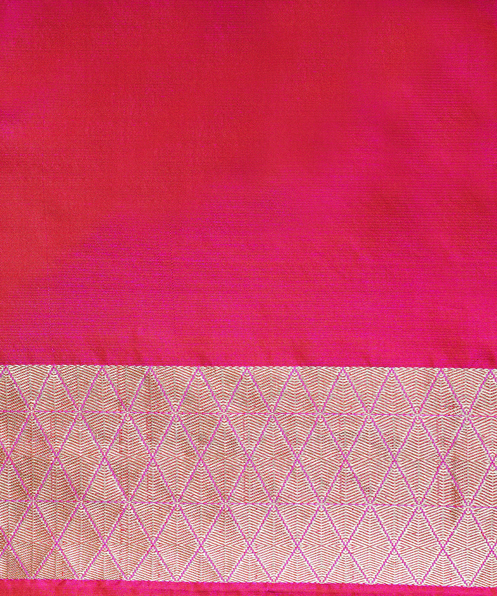 Pink_And_Magenta_Handloom_Pure_Katan_Silk_Tanchoi_Banarasi_Saree_With_Zari_Border_WeaverStory_05