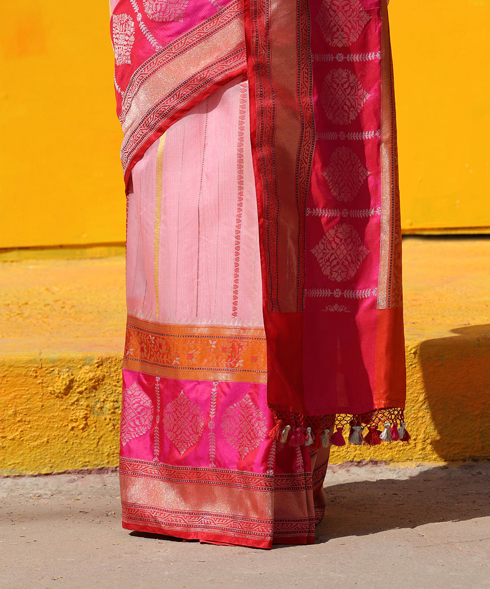 Handloom_Pink_Pure_Kora_Silk_Banarasi_Saree_With_Red_Kadhiyal_Border_WeaverStory_04