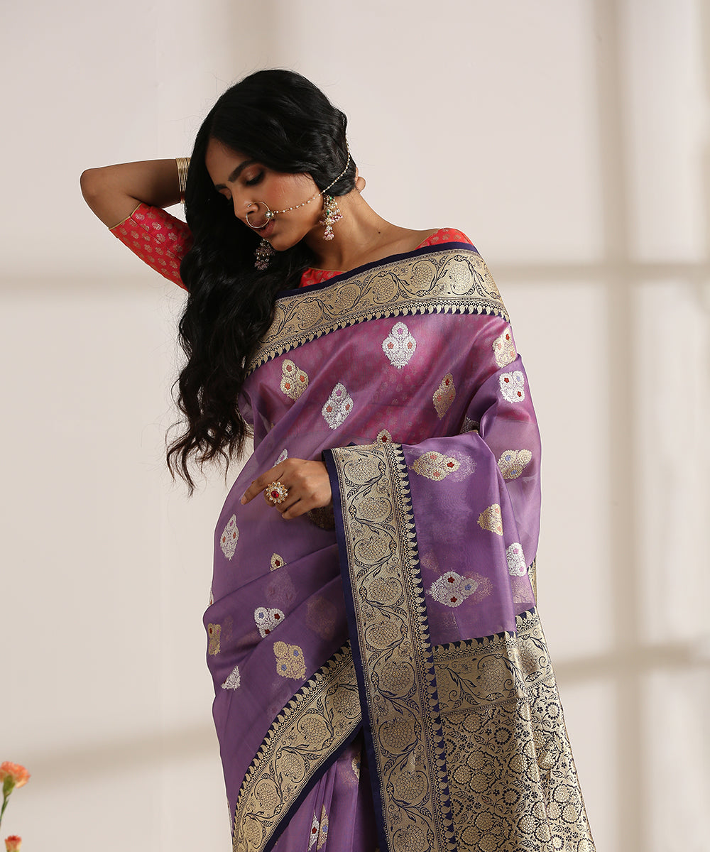 Handloom_Violet_Kora_Silk_Banarasi_Saree_With_Meenakari_Booti_And_Blue_Border_Pallu_WeaverStory_01
