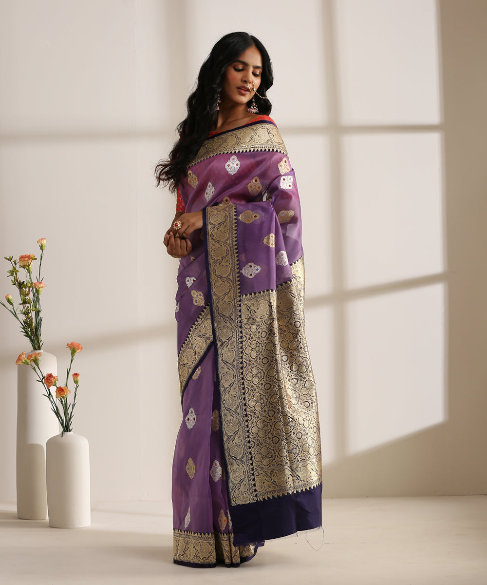 Handloom_Violet_Kora_Silk_Banarasi_Saree_With_Meenakari_Booti_And_Blue_Border_Pallu_WeaverStory_02