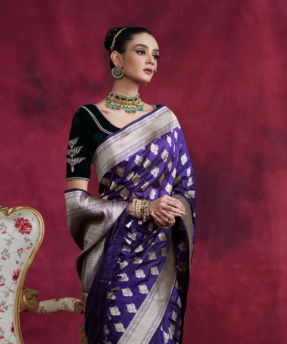 Handloom_Purple_Mughal_Boota_Pure_Katan_Silk_Banarasi_Saree_WeaverStory_01