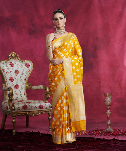 Mustard_Handloom_Pure_Katan_Silk_Banarasi_Saree_With_Mughal_Boota_WeaverStory_02