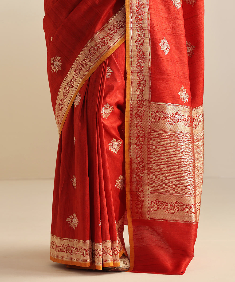 Handloom_Red_Tusser_Silk_Banarasi_Saree_With_Kadhwa_Boota_WeaverStory_04