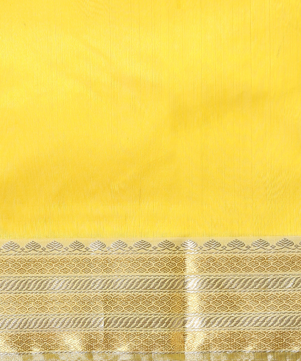 Handloom_Yellow_Pure_Silk_Chanderi_Saree_With_Gold_And_Silver_Zari_Border_And_Floral_Boota_WeaverStory_05