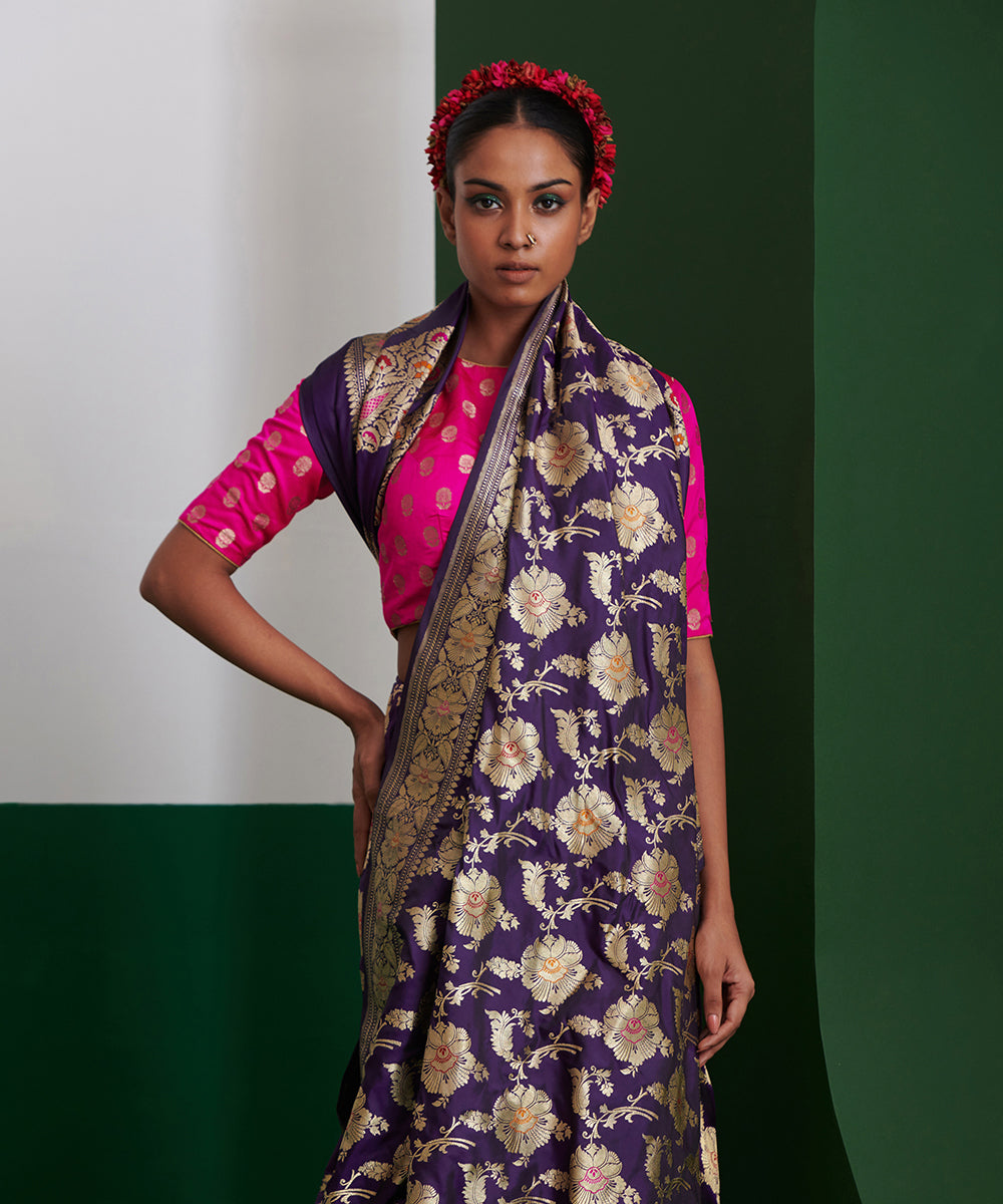 Handloom_Dark_Purple_Pure_Katan_Silk_Banarasi_Saree_With_Hibisicus_Flower_Motifs_WeaverStory_01