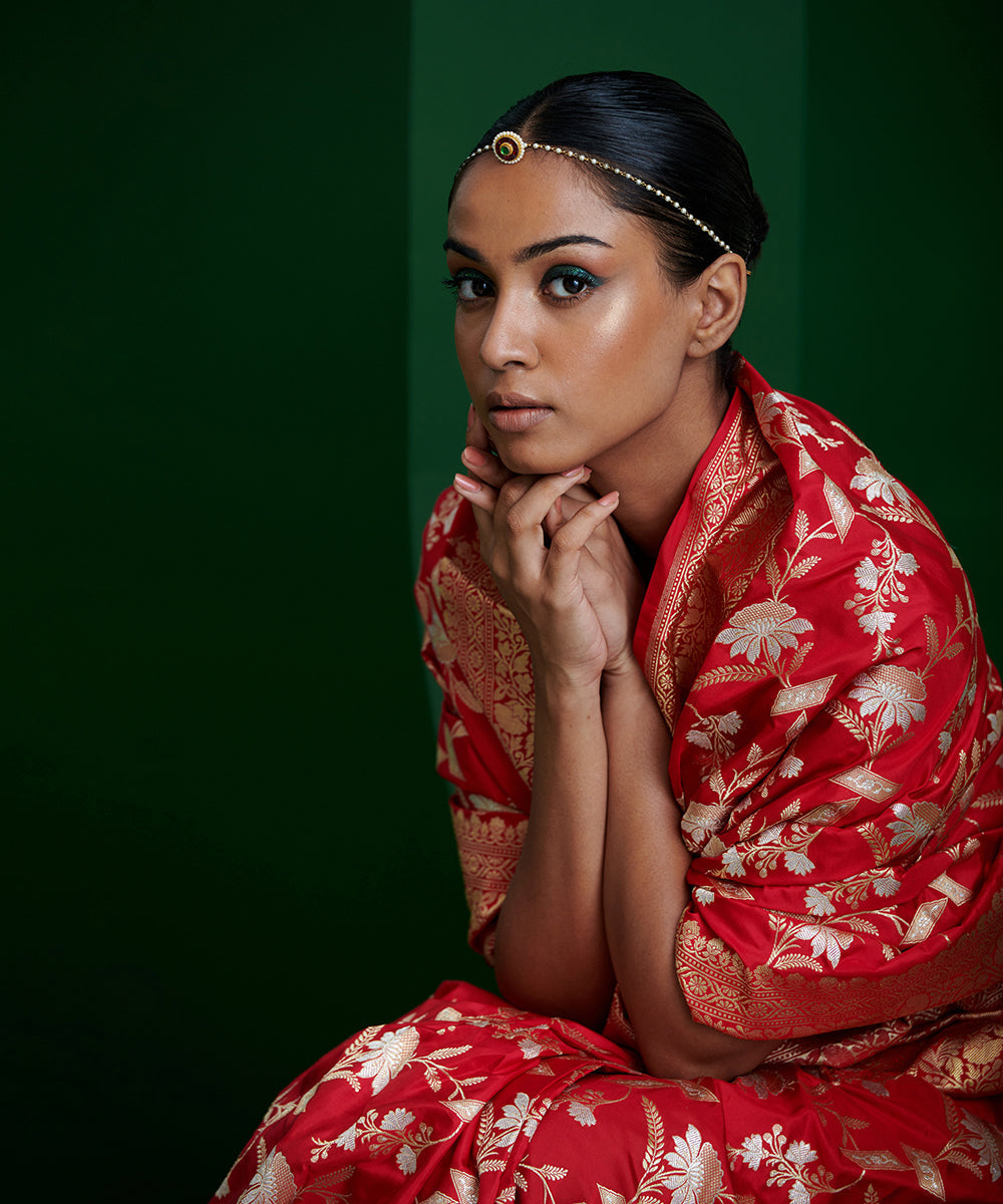Handloom_Red_Pure_Katan_Silk_Banarasi_Saree_With_Sona_Rupa_Zari_Jaal_WeaverStory_01