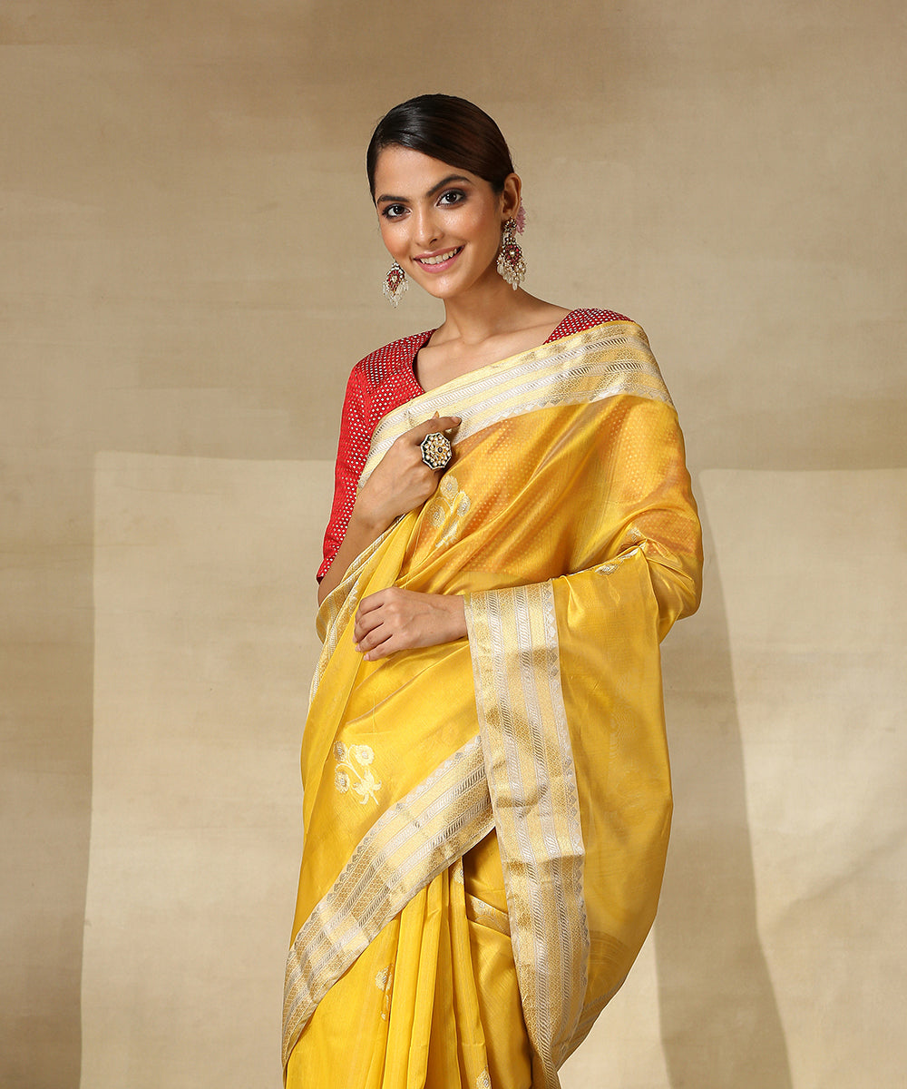 Mustard_Handloom_Pure_Chanderi_Silk_Saree_With_Three_Flower_Motif_And_Sona_Rupa_Zari_Border_WeaverStory_01