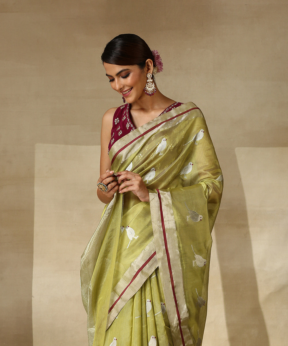 Fresh_Green_Handloom_Pure_Silk_Chanderi_Saree_With_Bird_Motifs_WeaverStory_01