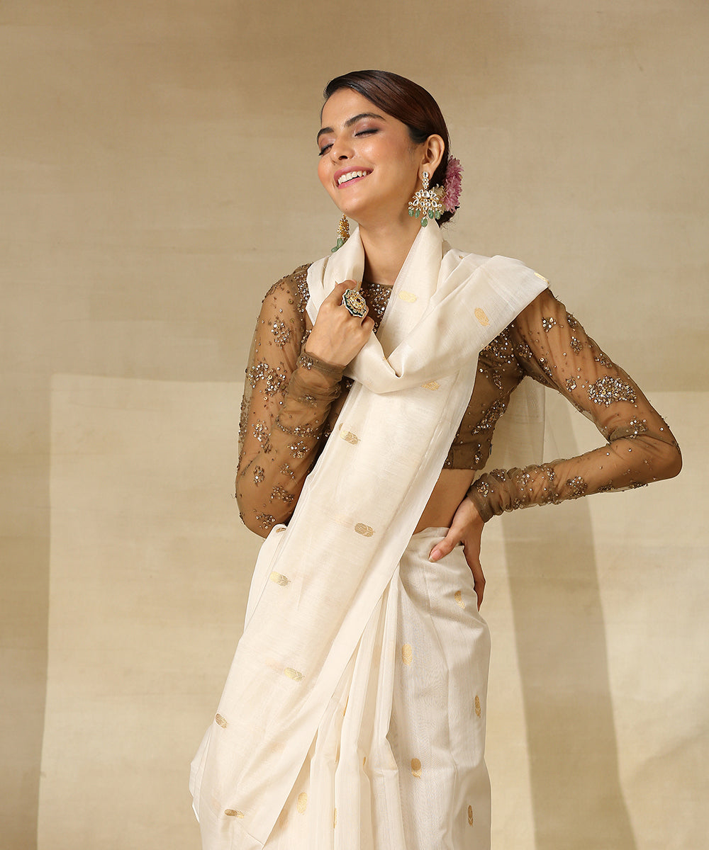 White_And_Gold_Handloom_Cotton_Silk_Chanderi_Saree_With_Floral_Booti_WeaverStory_01