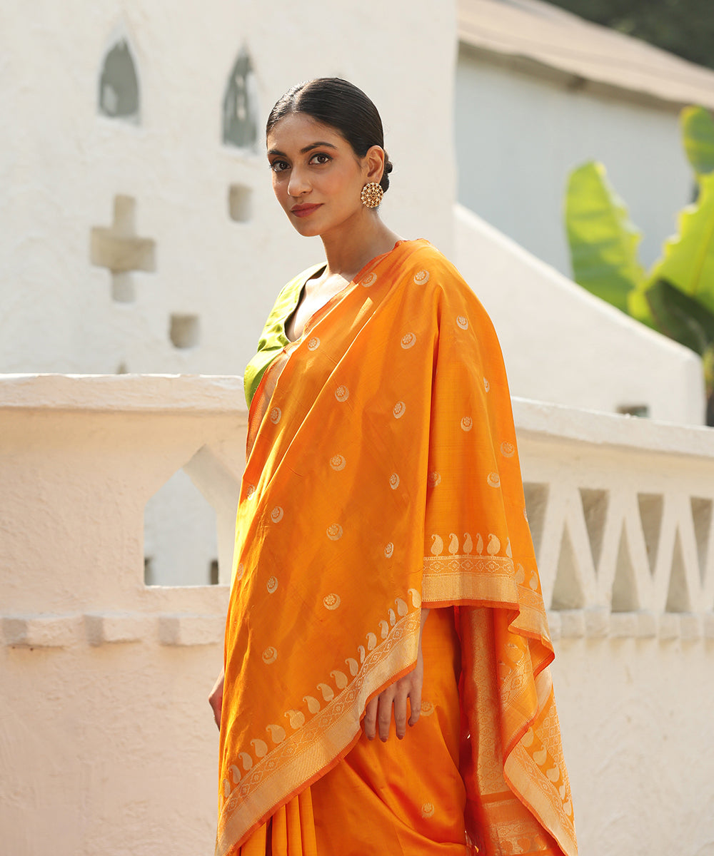 Orange_Handloom_Pure_Katan_Silk_Banarasi_Saree_With_Chaand_Boota_And_Paisley_Border_WeaverStory_01