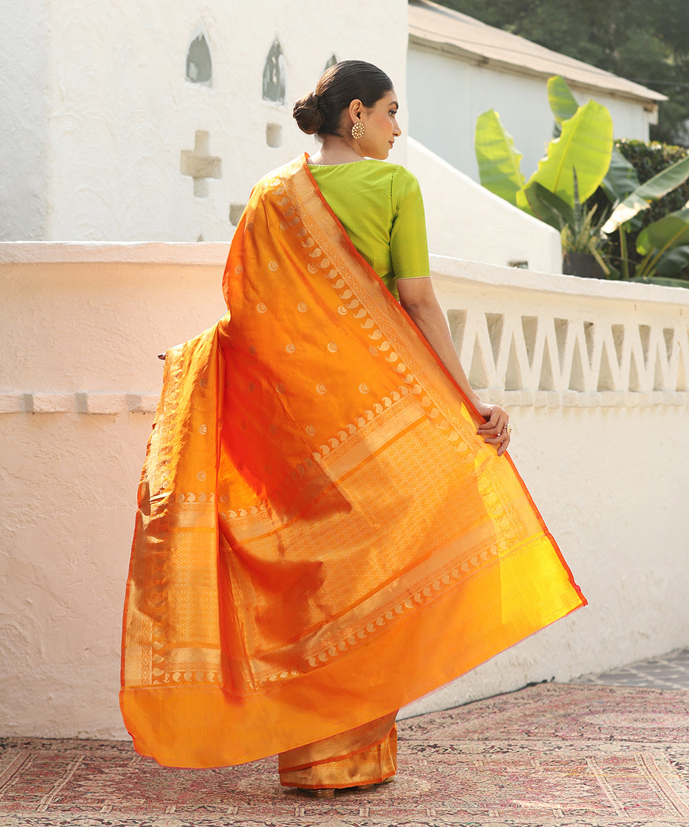 Orange_Handloom_Pure_Katan_Silk_Banarasi_Saree_With_Chaand_Boota_And_Paisley_Border_WeaverStory_03