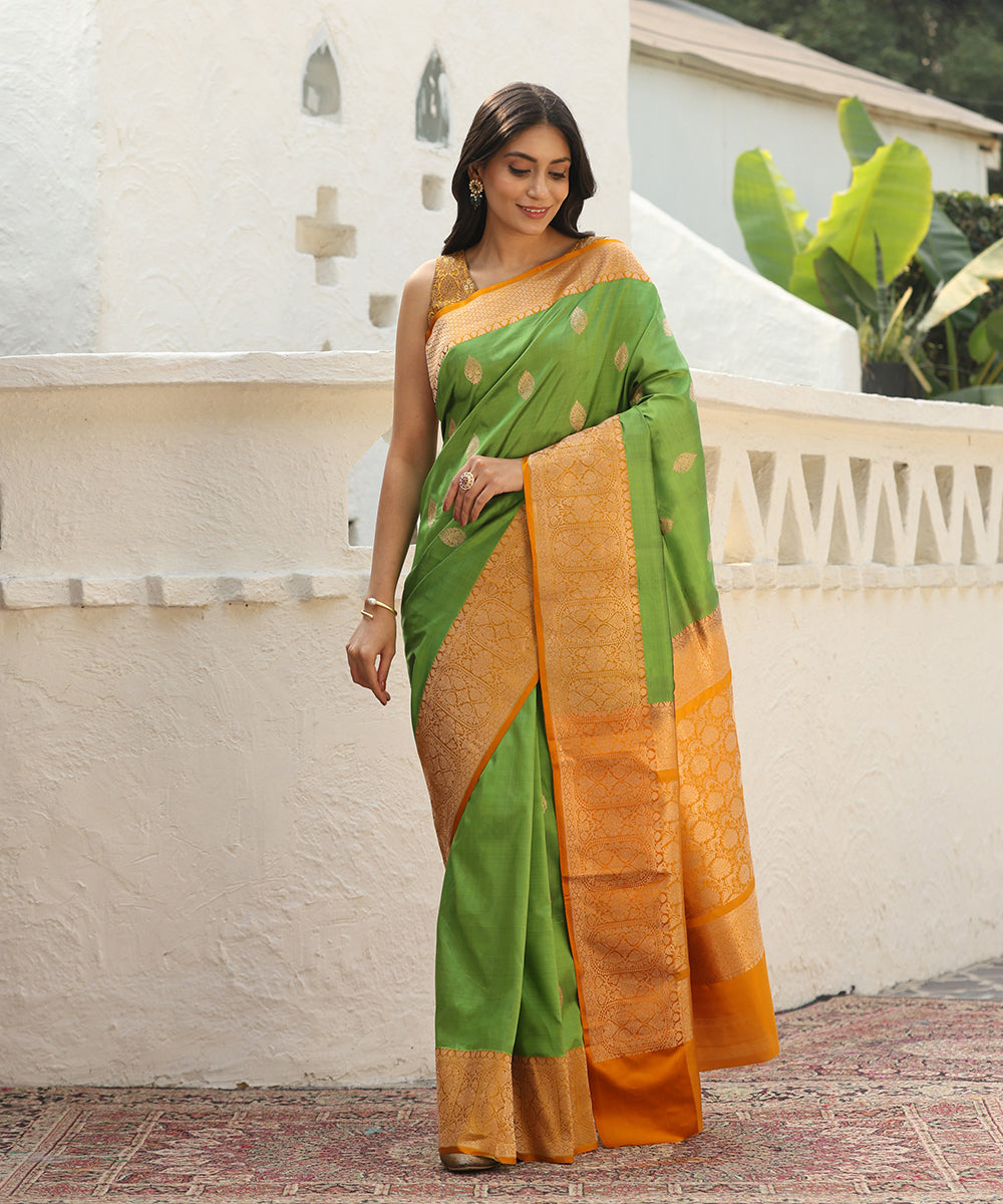 Handloom_Green_Pure_Katan_Silk_Banarasi_Saree_With_Booti_And_Mustard_Border_WeaverStory_02