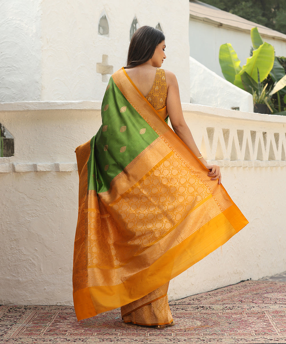 Handloom_Green_Pure_Katan_Silk_Banarasi_Saree_With_Booti_And_Mustard_Border_WeaverStory_03