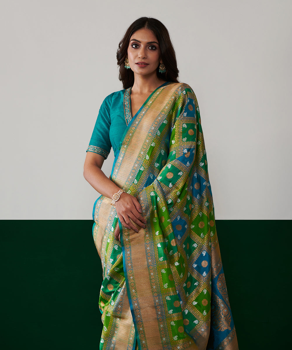 Blue_And_Green_Handloom_Pure_Katan_Silk_Rangkaat_Banarasi_Saree_WeaverStory_01