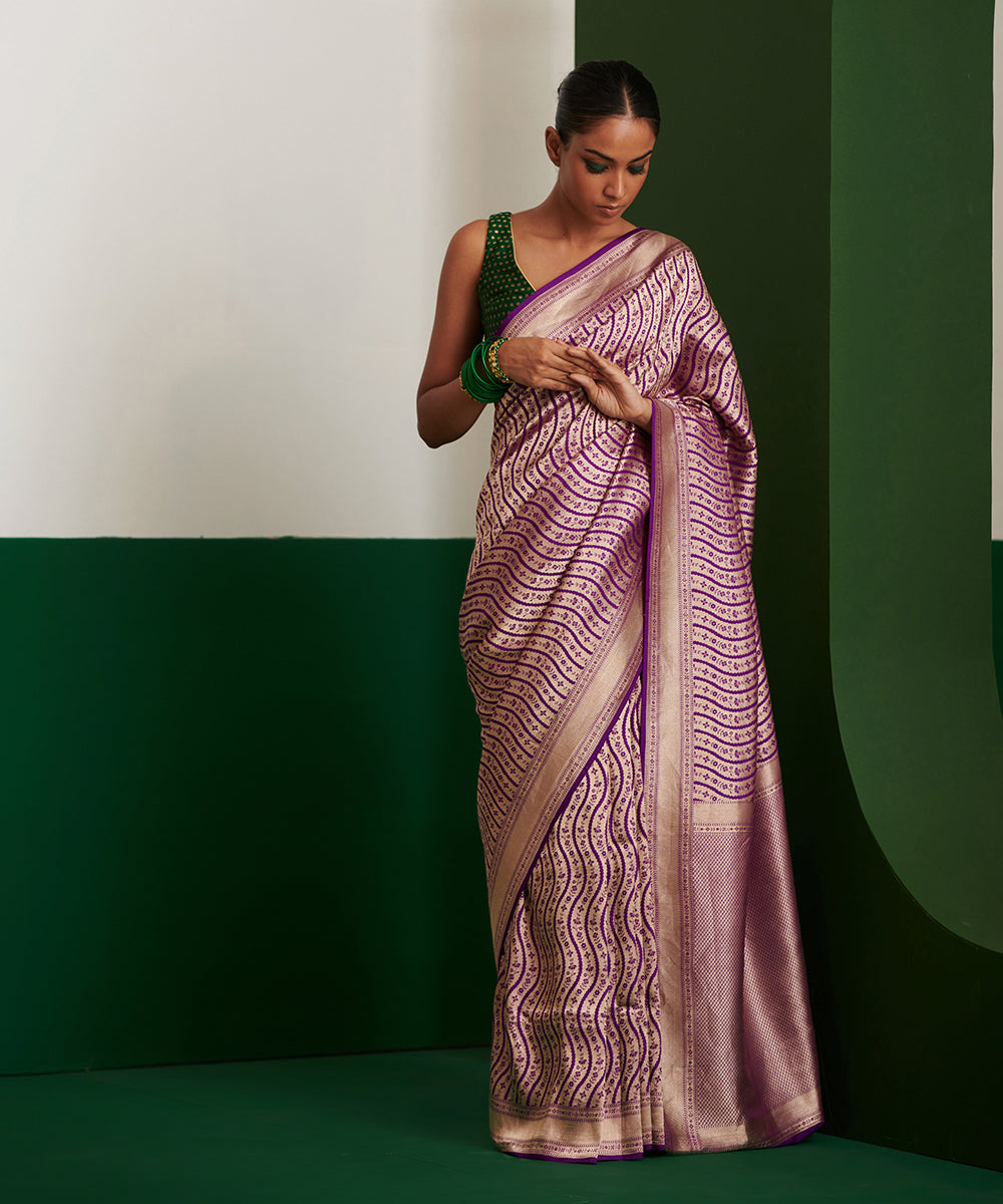 Purple_Handloom_Pure_Katan_Silk_Banarasi_Brocade_Saree_With_Wave_Design_WeaverStory_02