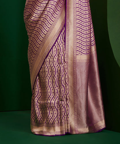 Purple_Handloom_Pure_Katan_Silk_Banarasi_Brocade_Saree_With_Wave_Design_WeaverStory_04