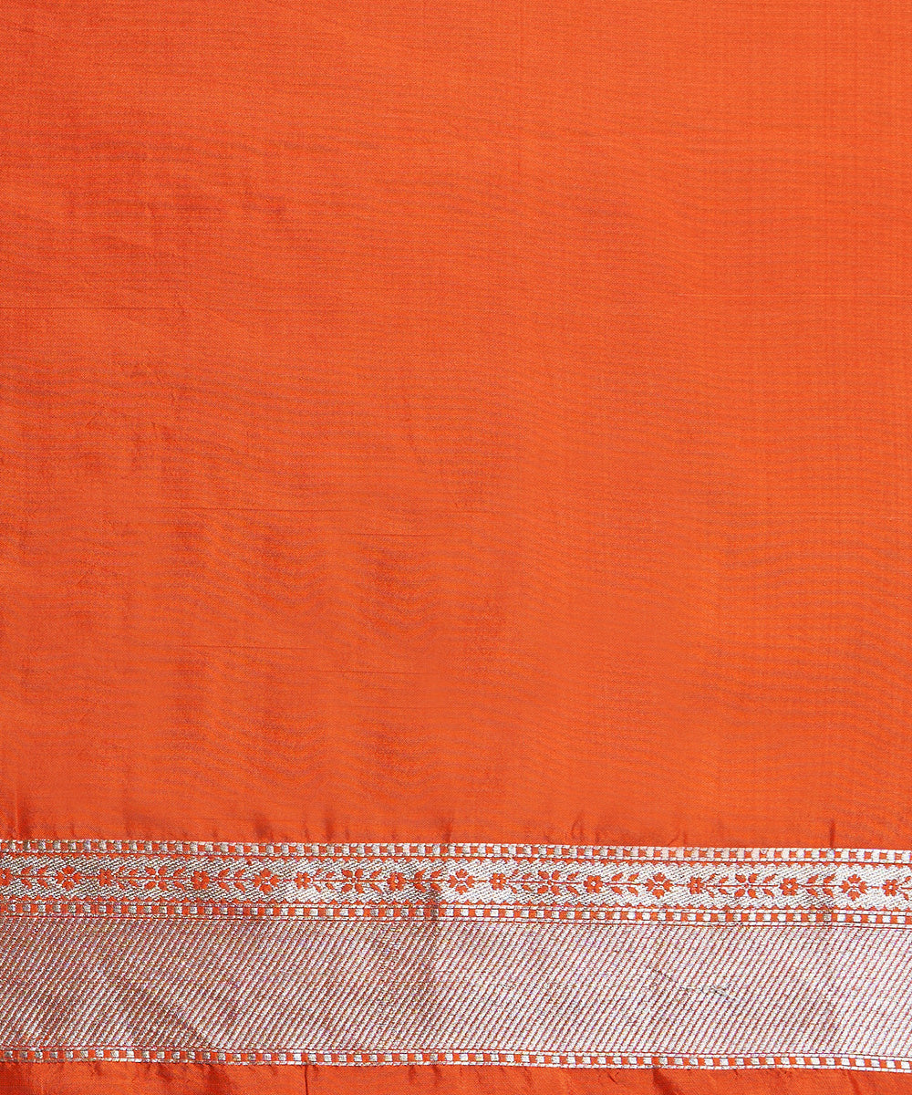 Handloom_Orange_Pure_Katan_Silk_Banarasi_Brocade_Saree_With_Wave_Design_WeaverStory_05