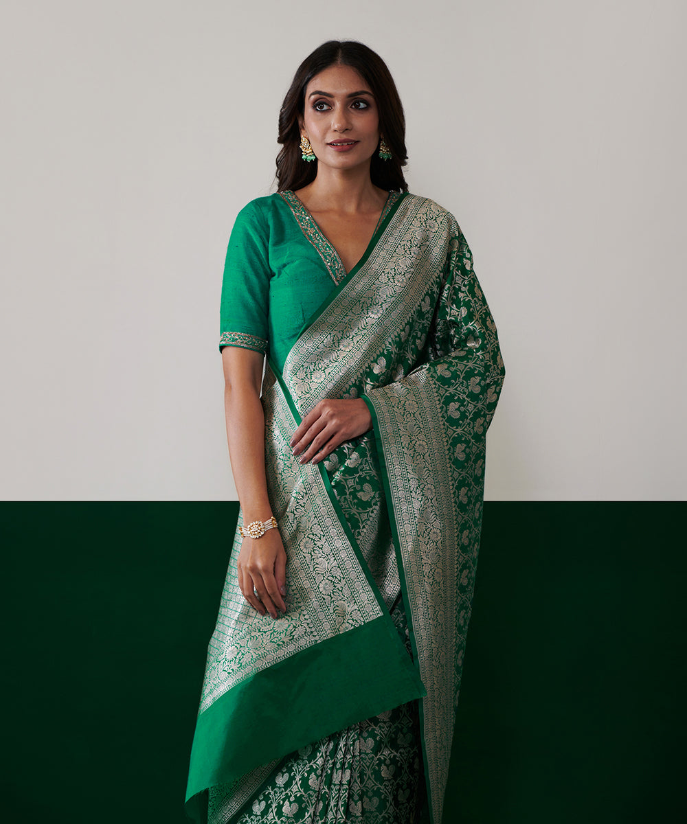Handloom_Teal_Green_Pure_Katan_Silk_Banarasi_Jangla_Saree_With_Peacock_Motifs_WeaverStory_01