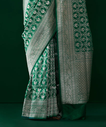Handloom_Teal_Green_Pure_Katan_Silk_Banarasi_Jangla_Saree_With_Peacock_Motifs_WeaverStory_04