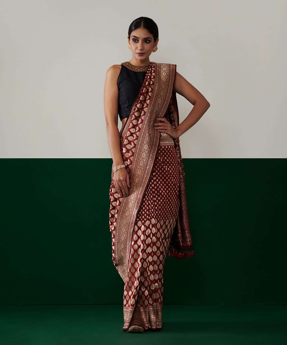 Maroon_Handloom_Pure_Katan_Silk_Banarasi_Saree_With_Cutwork_Booti_WeaverStory_02