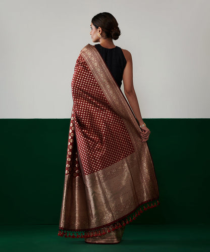 Maroon_Handloom_Pure_Katan_Silk_Banarasi_Saree_With_Cutwork_Booti_WeaverStory_03