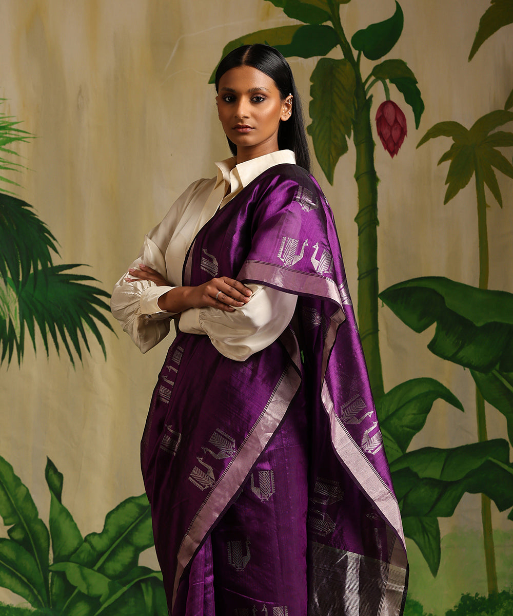 Handloom_PurplePure_Chanderi_Silk_Saree_With_Silver_Zari_Peacock_Motif_WeaverStory_01