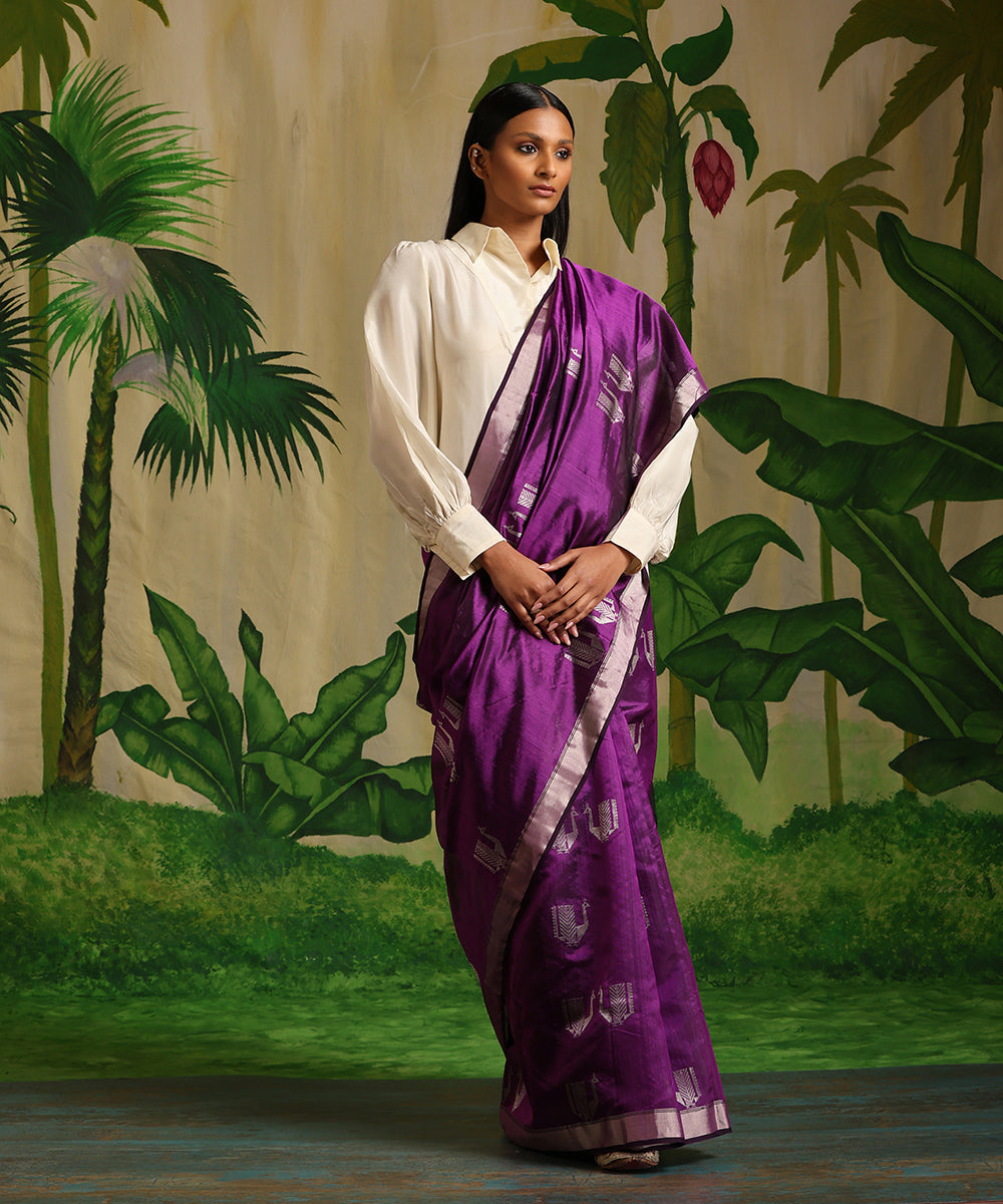 Handloom_PurplePure_Chanderi_Silk_Saree_With_Silver_Zari_Peacock_Motif_WeaverStory_02